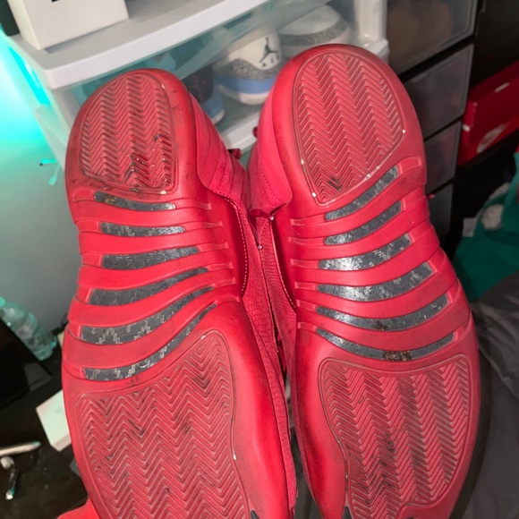 Jordan 12 gym reds